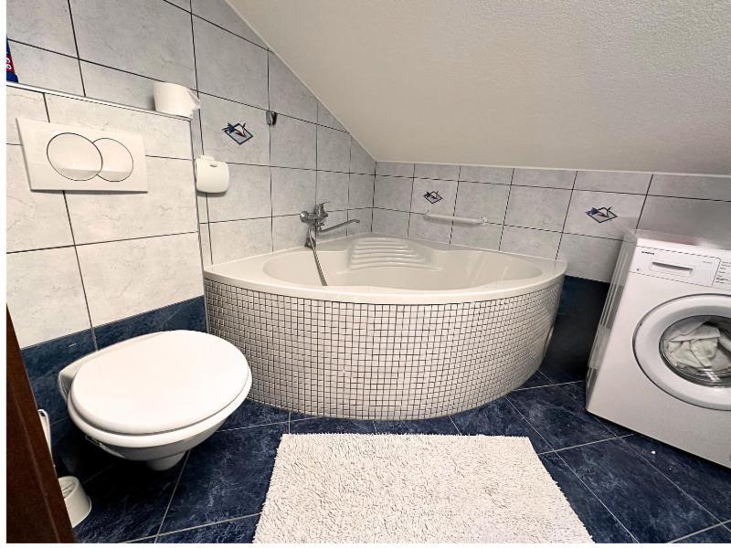 Apartmani Adriana Lakmartin Zewnętrze zdjęcie