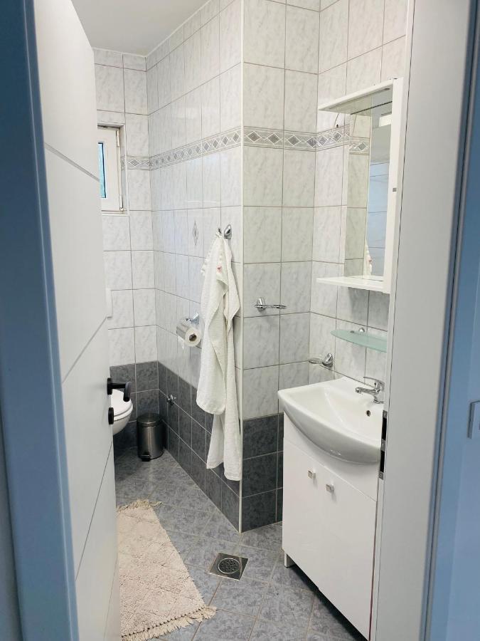 Apartmani Adriana Lakmartin Zewnętrze zdjęcie