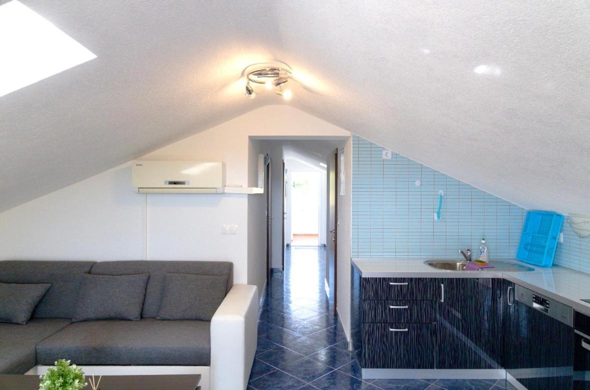 Apartmani Adriana Lakmartin Zewnętrze zdjęcie