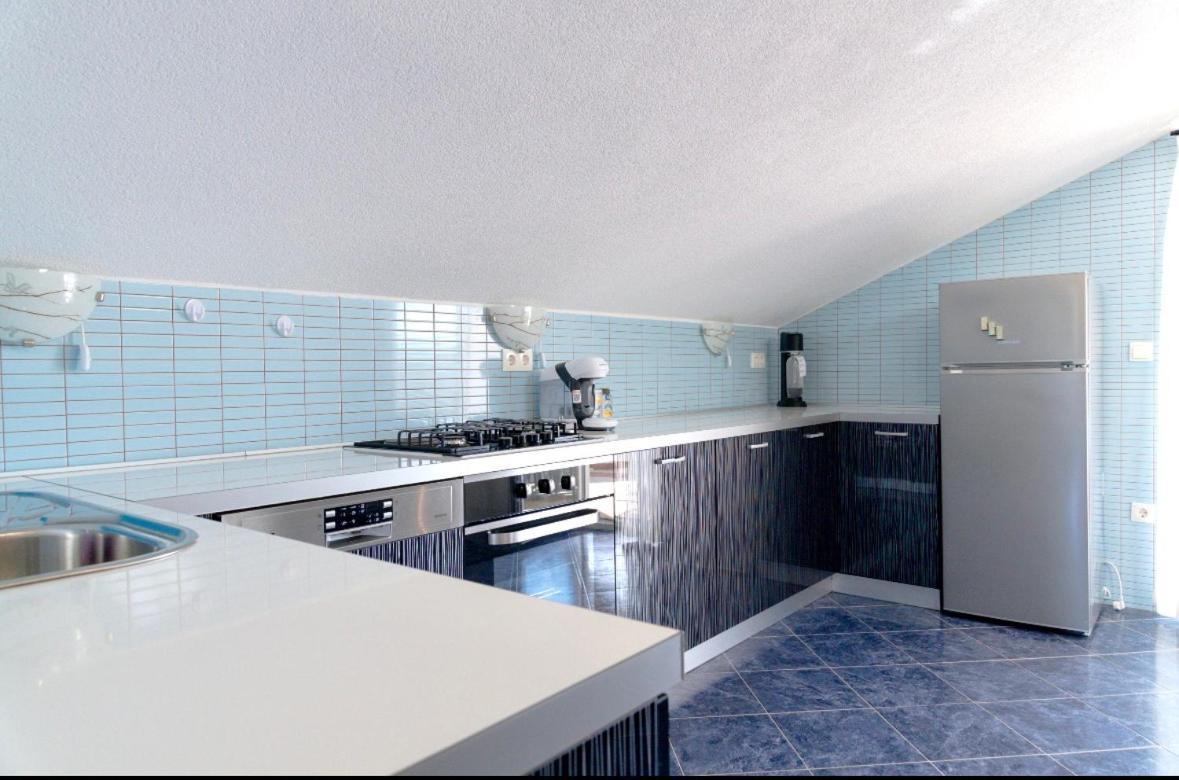 Apartmani Adriana Lakmartin Zewnętrze zdjęcie